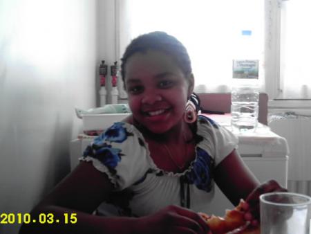 VANESSA LA PETITE SOEUR A BRUNO